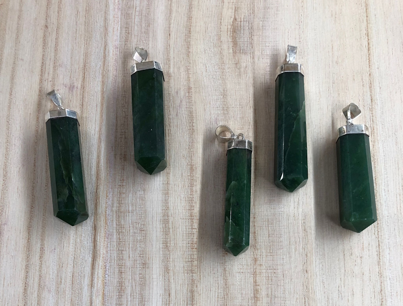 Colgante punta Jade con plata